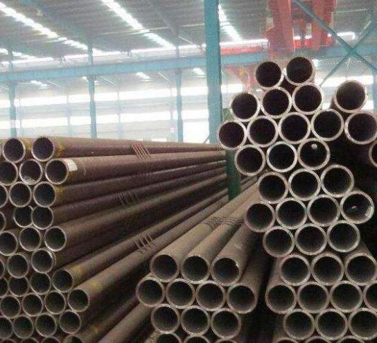 山東無縫<a href='http://www.fuyipajie.com/' target='_blank' style='color:#0000FF; text-decoration:underline;'>合金鋼管</a>加工廠家9948石油裂化管價格6479化肥鋼管管道 山東6479無縫鋼管加工廠家9948石油裂化管價格6479化肥鋼管管道